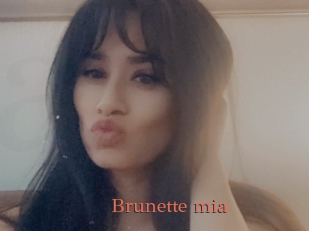 Brunette_mia