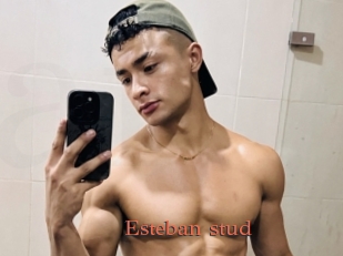Esteban_stud