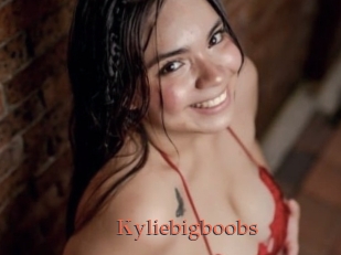 Kyliebigboobs