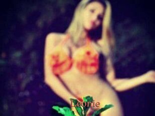 Leonie