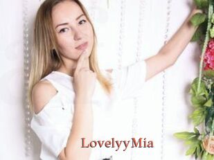 LovelyyMia