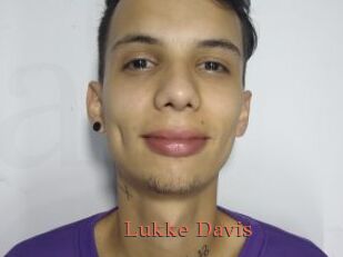 Lukke_Davis