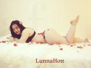 LunnaHott