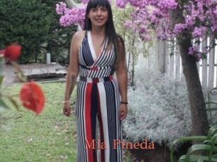 Mia_Pineda