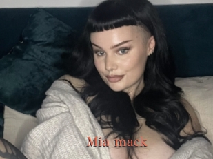 Mia_mack