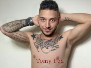 Tomy_Fox